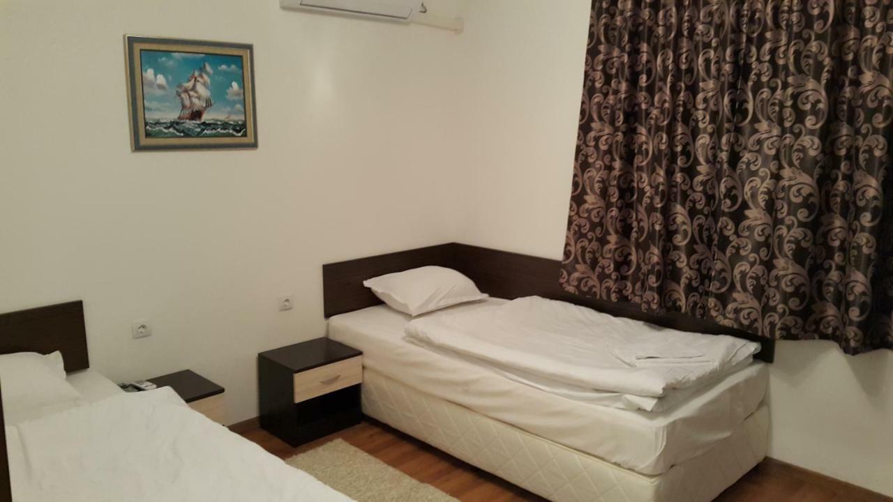 Guest Rooms Old Captain Burgas Extérieur photo