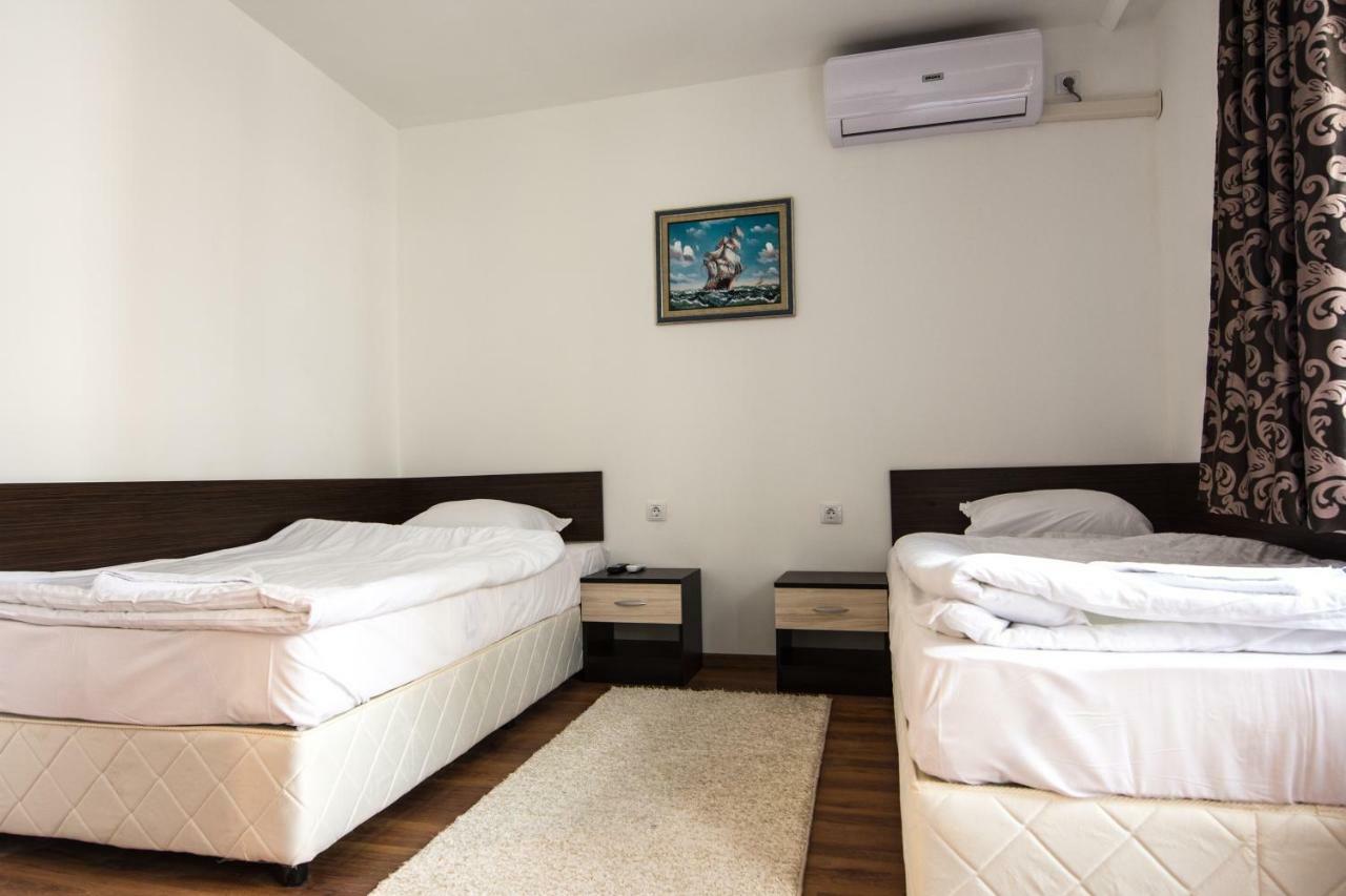 Guest Rooms Old Captain Burgas Extérieur photo